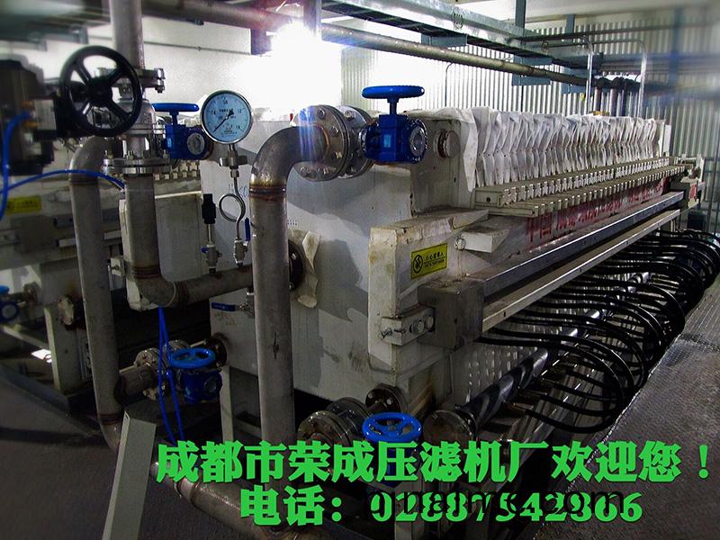 自動(dong)式壓(ya)濾(lv)機