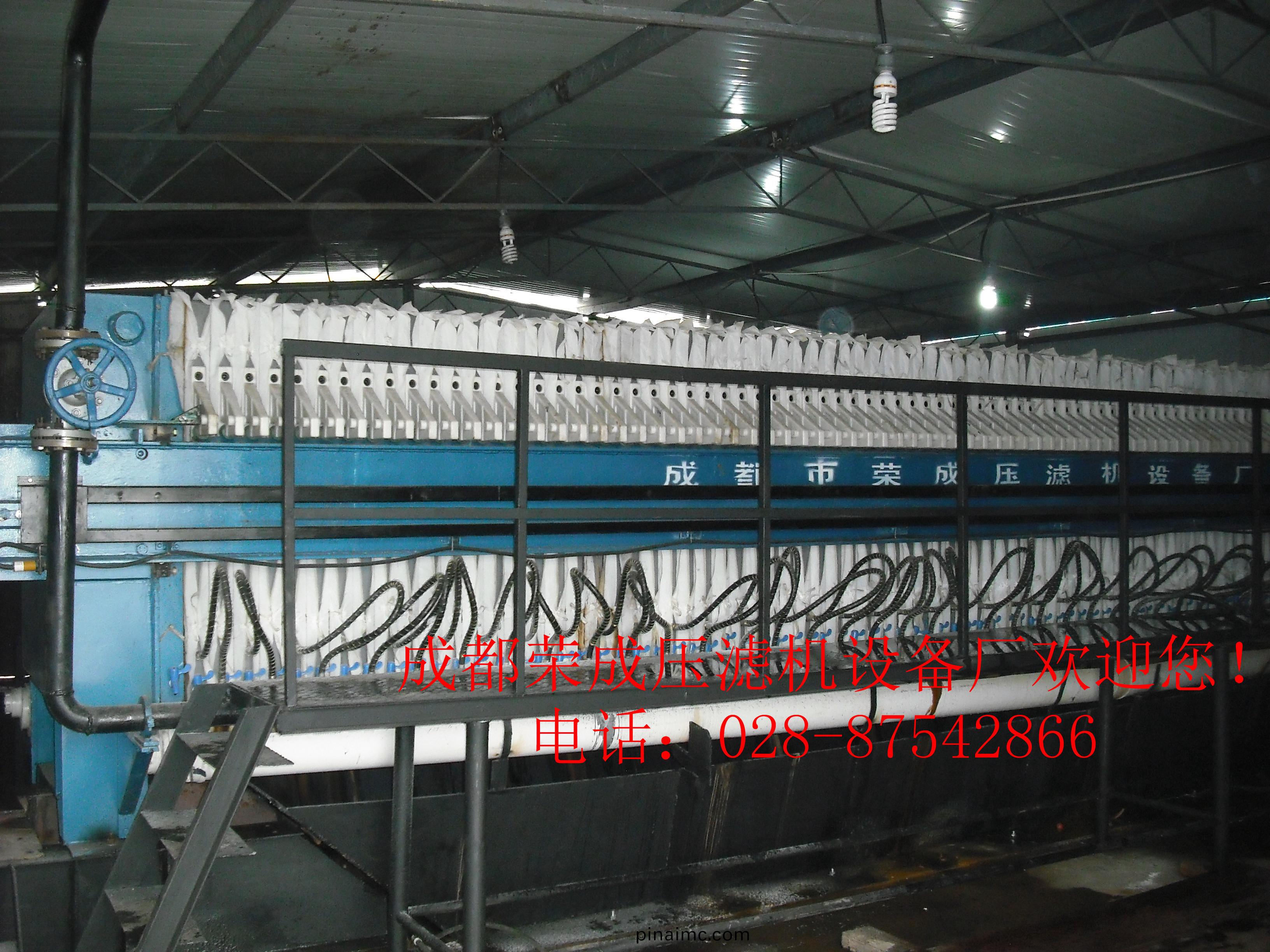 印染(ran)汚(wu)泥高(gao)壓(ya)隔膜壓(ya)濾機